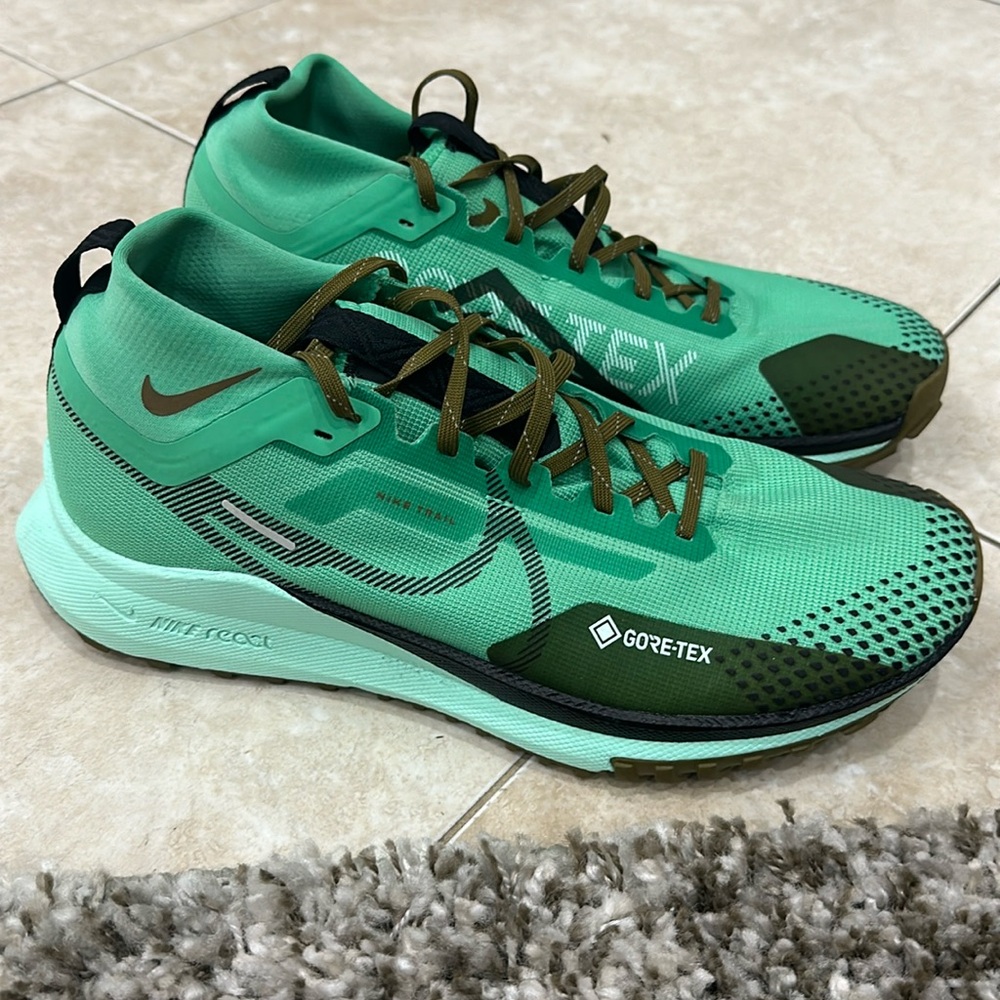 Men’s Nike Sneakers